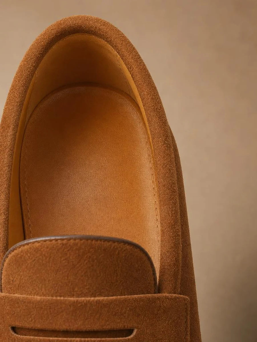 Leather-lined footbed that warms to your foot